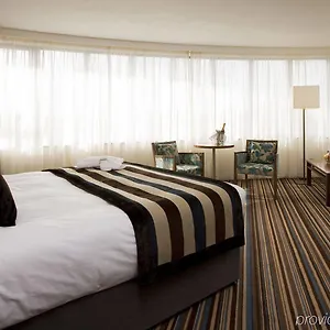 4* מלון Mercure Centre