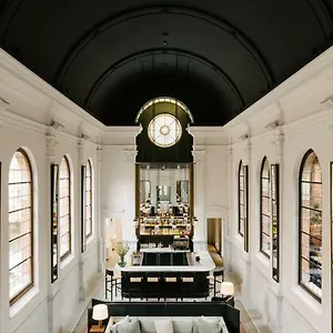 4* Hotel August