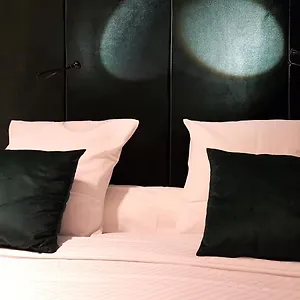Goodnight Hotel